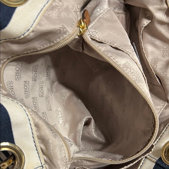 Michael Kors Navy and Cream Tote - Picture 8 of 12